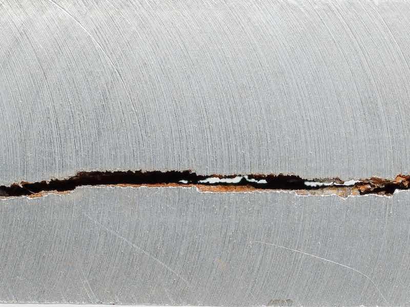 steel cracks