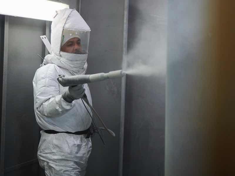 man powder coating