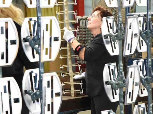In an Automated Shop, Quality Metal Finishing Still Relies on Family-Oriented Environment